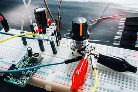 TEMA 1.- ELECTRÓNICA DIGITAL Y ANALÓGICA EN ROBÓTICA